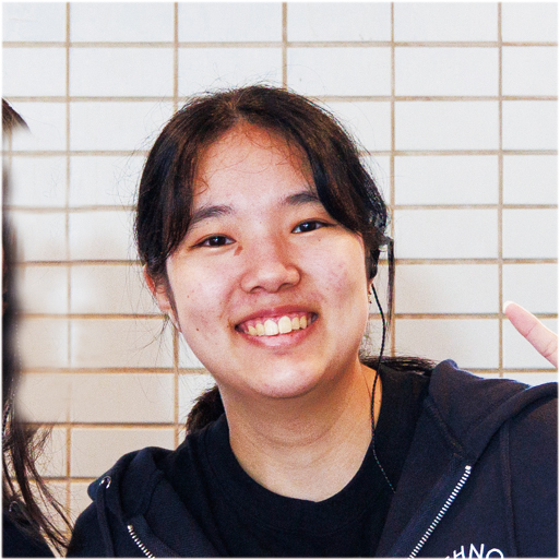 在学生の自然な笑顔